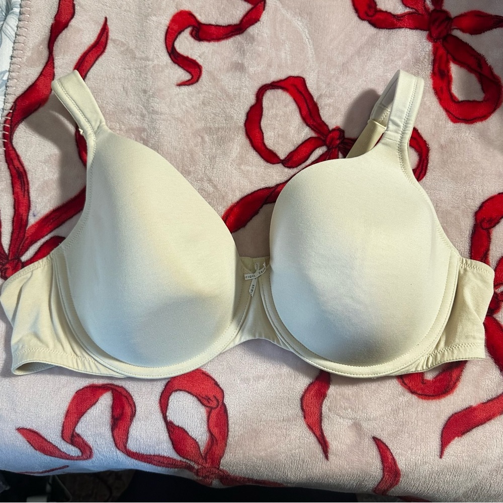 Cacique Cream Underwire Bra Intimates & Sleepwear